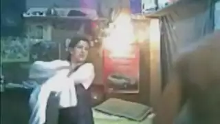 ام كبيرة في السن مع شاب