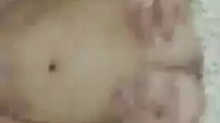 شاب مقنع يسيطر على العاهرات باللعب الشرجي الخشن