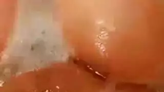 لعبة كرة الفم مع فتاة مفلسة قبل مص عميق
