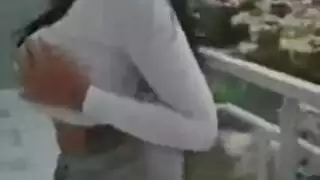 تنشر ساقيها لمشهد بورن عميق بالقذف على الوجه