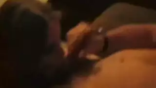 زوجتي تأخذ بي بي سي ضخم في فمها خلال رحلة نيويورك