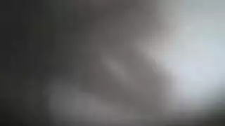 تقدم إيلا ميلانو كسها المحلوق، تتوسل لسيدها من أجل جنس صريح