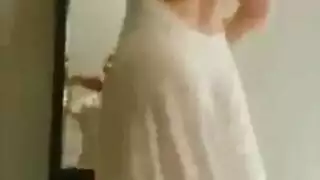 لاتينيةخادمة