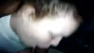 سكس مص ساخن و فتاة تحب الزب الاسمر الكبير ترضعه بحرارة و محنة