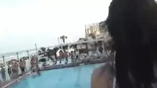 عجوز نايمة و الابن