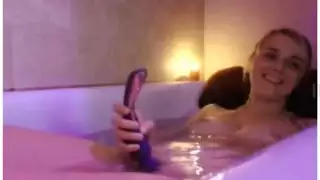 شرج مراهقة وحلق عميق مع قضيب ضخم في الدش