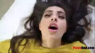 عاهرات مثلي الجنس الخبيرة في مشهد إباحي قذر مع الأخت غير الشقيقة