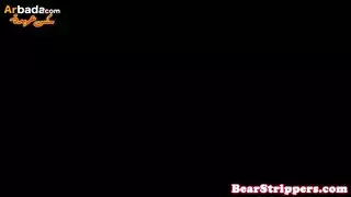 رجل آسوية مع فتيات