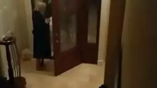 بتسمت الرجل الكهل