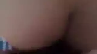 طلاب ينيكو معلمتهم في بيتيه