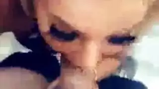نيكوليت تحصل مارس الجنس من الظهر بينما صديقها خارج المنزل