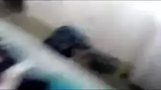 مضاجعة قوية: قضيبه السميك يضربها بعمق