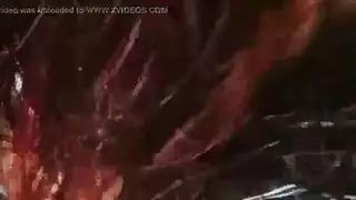شقراوات يتناوبن على ممارسة الجنس معها من الخلف على طاولة التدليك