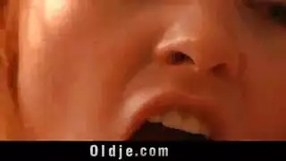 ابوها يلعب في كسهه