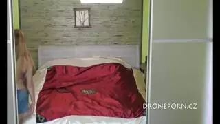 اللعب مع المراهقين في المنزل