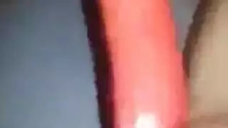 أصابع تتجه نحو قطتها المبللة اتهام ميركو الإباحي