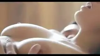 شقراء وحمراء تتركان المباراة لممارسة سكس سحاقي صريح