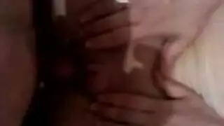 مشهد مصري صريح: زوجة البواب تأخذ عضواً كبيراً