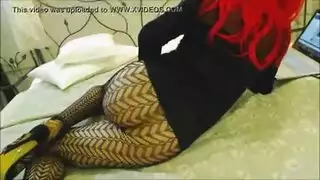المخنث يتم اغتصاب فمه بعصابة ثلاثية من الأقضاب
