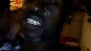 يمارس الجنس على كل ما يتعلق بها من صور و فيديو