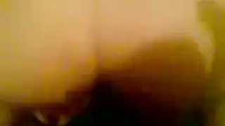 قصة شعر صغيرة، رغبات جامحة: عرض تبول مونيكا شميدت