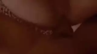 فتاة عراقية تحكي هولندا