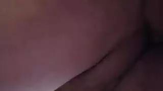 نيك ثنائي: زب كبير ولسان رطب يدمر فتحتين
