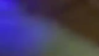 أبناء الزوج يشاهدون عرضًا خاطفًا، ثم يملأون زوجة أبيهم