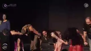 امرأة سمرلء جميله ليلىالذي يحب لسانه في القطب الفيديو الاباحي