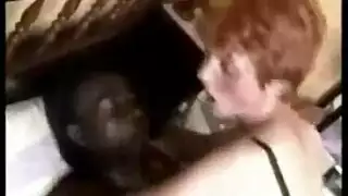 عميل يمارس الجنس مع حلق الشقراء بعنف حتى تصرخ
