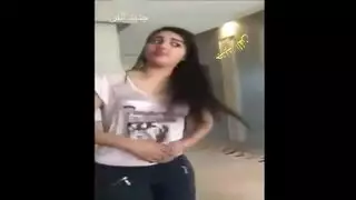 رقص مغربي لفتاة جامعية ساخنة أثداء متراقصة وجسم كريمي