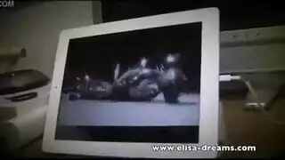 مهووسة الشرج تُدخَل بعمق من الخلف