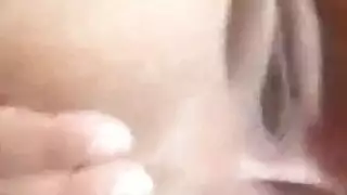 واحده بتنزل البن لواحد من زبه