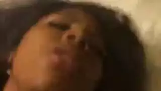 ليونا ذات الثديين الكبيرين تمارس الجنس المزدوج في فيلم إباحي صريح