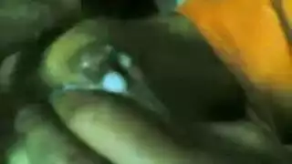 خادمة آسيوية يتم وجهها بقضيب إباحي ضخم