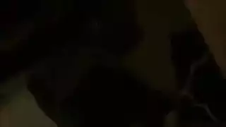 شقراء مثير تمتص الديك ويصعد في الزي الأزرق