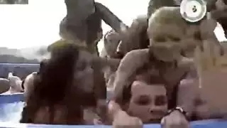 تريد الاستحمام في المراوح العملاق