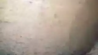 سمراء ممتلئة وصديقتها الشقراء تمارسان جلسة عشق ذاتي صريحة في الهواء الطلق