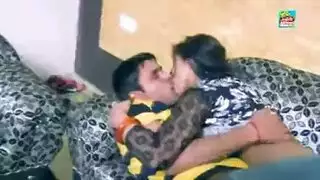 زوجها يداعب كسها