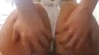 فيلم إباحي مع جوارب طويلة وكعب عالي