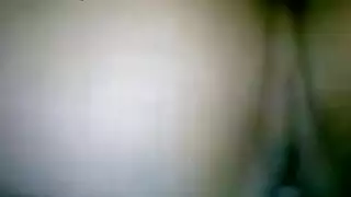 تعلم ابنت زوجها غسل مهبلها