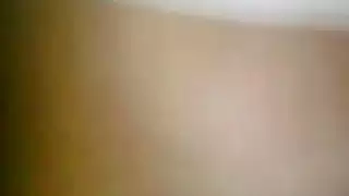 بنات تعاشر حيوانات