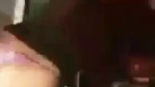 أفكارها القذرة تؤدي إلى جنس جماعي بعمق الحلق