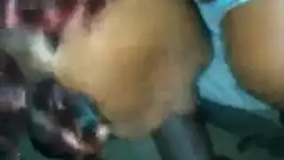 ثلاثي مثير: إيلاج مزدوج مع ظبية جامحة