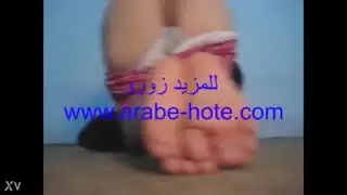 فتاة مغربية عربية تتعرض لتلقي ضربات قوية على مؤخرتها بإثارة