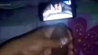 اليشم يعطي اللسان العميق لردي والاستعداد لركوب الديك
