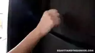 غزل وقح يؤدي إلى مشاهد إباحية شديدة