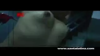 محترف إباحي يمارس الجنس مع بنات لعوبات لشحذ موهبته