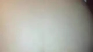 فتاة هواة مع وجه مدهش تمتص والملاعين