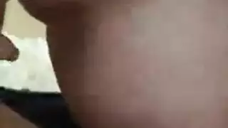 عاهرة شقراء في إيلاج شرجي ومهبلي مزدوج قاسي